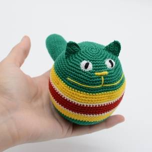 Pisica verde, jucarie antistres crosetata, 7 cm diametru